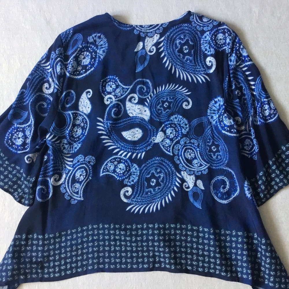 NEW Karen Kane Riviera Border Print Top Woman’s Size Large Blue Paisley Print - Picture 5 of 11